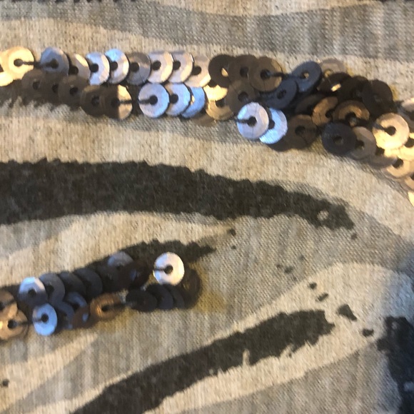 Express Animal T With Sequence - Picture 2 of 4